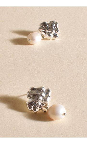 ORGANIC SHAPE PEARL DROP EARRINGS